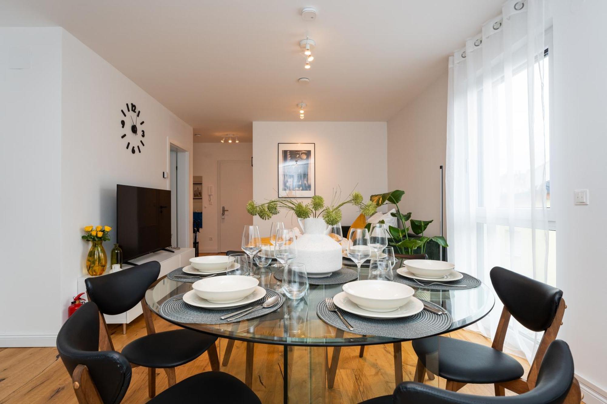 Noblenest: Terrasse - Netflix - Kaffee Apartmán *